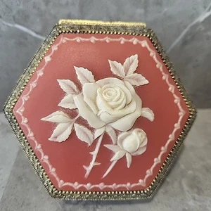 Vintage Music Box Ornate Gold Toned Metal Rose Flower Japan Sankyo Movement VGUC - Afbeelding 1 van 14