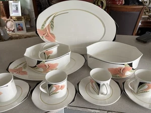 Villeroy & Boch Plate And Serving Bowls 13 Pieces set. - Picture 1 of 12