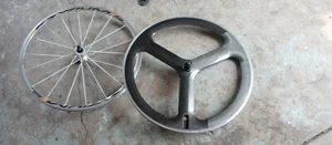 SPECIALIZED 700c 8SPD REAR HED TRI SPOKE CARBON ROAD BIKE WHEEL RIM SHIMANO - Picture 1 of 5