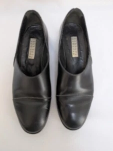 Barney’s New York Womens Sz 41 US 10 Black Leather Loafers Slip On Shoes Vtg. - Picture 1 of 7