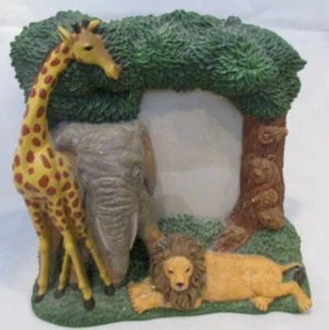 Jungle Giraffe Lion & Elephant Resin 3D Picture Frame 5" x 6" Disney - Picture 1 of 5