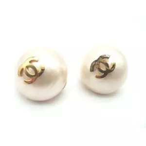 Chanel Earring Coco Mark Logo Round Design Pearl White Gold Color With Box Rare - Picture 1 of 6