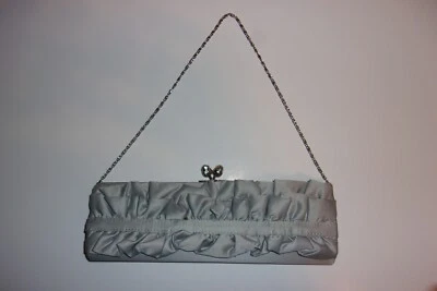  Impresionante bolso sin asas vintage gris/plateado con volantes broche de diamantes de imitación correa de cadena Foto 1 de 4