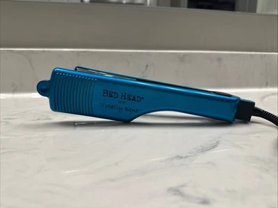 Cabeça de cama TIGI totalmente dobrada 2” crimpador de cabelo ferro liso cromado BH307 estilo texturizado - Imagem 1 de 4