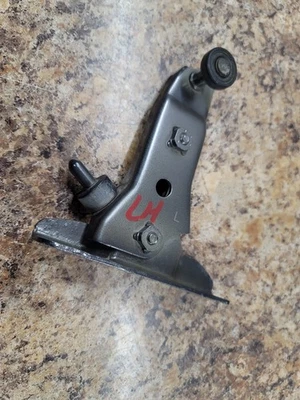 2011 - 2020 TOYOTA SIENNA REAR LEFT SIDE SLIDE DOOR ROLLER HINGE BRACKET OEM - Image 1 of 2