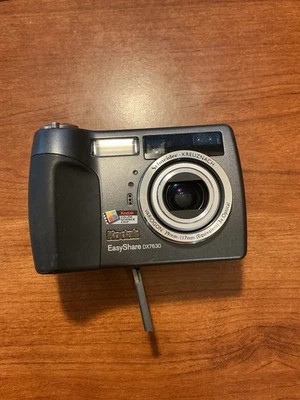 Kodak EasyShare DX7630 6.1MP Digital Camera Please READ Repair or parts ONLY - Image 1 of 3