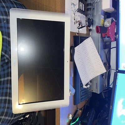 Dell OEM Studio One 19 (1909) 18.5" LCD Screen Assembly - H587M - Image 1 of 4