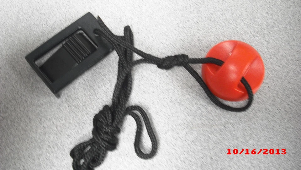 Weslo Cadence 5.9 Treadmill Safety Key  - Image 1 of 1