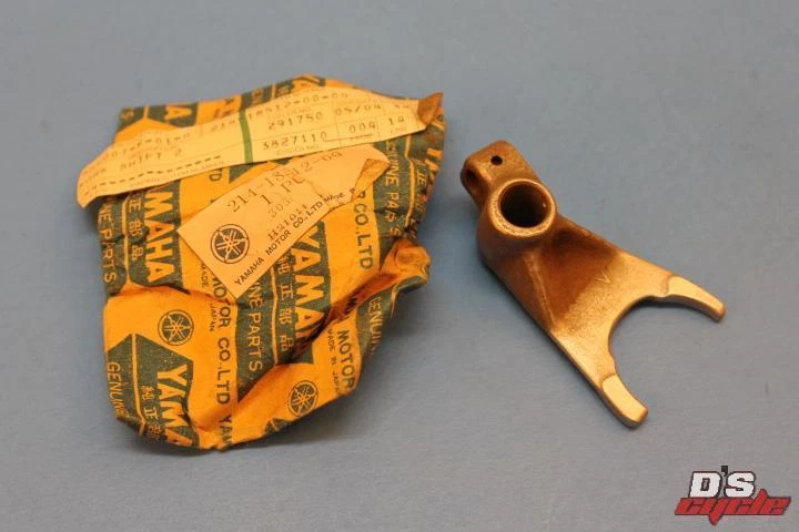 Horquilla de cambio Yamaha DT1 DT1MX RT1MX RT1MX RT1 PARTE # 214-18512-00 NUEVO DE STOCK Foto 1 de 1