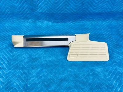 Placa de desgaste de puerta trasera de pasajero Lexus LX570 iluminada 08-11 beige: LJ01 OEM Foto 1 de 4