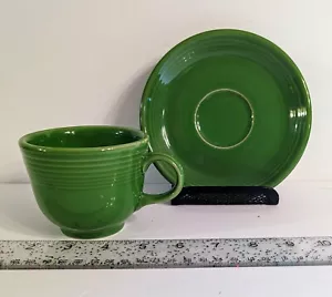 ☘️ Fiesta Kleeblatt grün Tasse & Untertasse Homer Laughlin Made in USA bleifrei - Bild 1 von 6