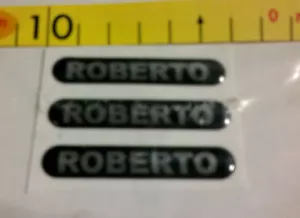 Logo Fregio con Nome in Resina 3 pezzi ROBERTO - Foto 1 di 1