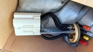 Unidad de transferencia de bomba de combustible GM para Express & Savana 2009-2016 6,6 L Duramax diésel - Imagen 1 de 2
