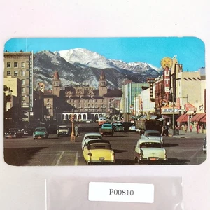Postal de Pikes Peak Avenue Colorado Springs CO 1950 Montañas Rocosas - Imagen 1 de 2