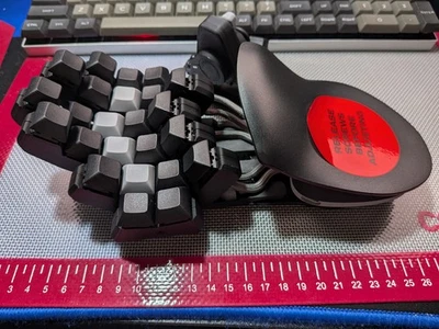 Azeron Keyzen Like New Gray-MX Red Switches-EliteV2 Thumbstick-Flat Palmrest - Image 1 of 4