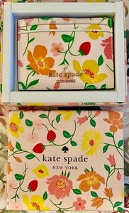 KATE SPADE Porta Carte Madison Fragola Giardino Piccolo Slim in Scatola Rosa Multi - Foto 1 di 2