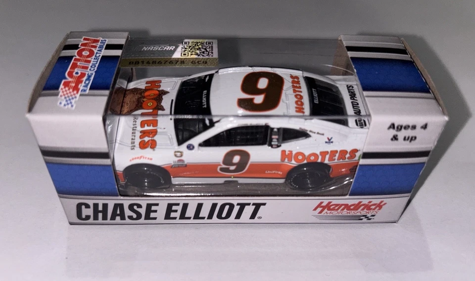 2021 #9 Chase Elliott Hooters Kulwicki Throwback 1/64 NASCAR Diecast - Image 1 of 1