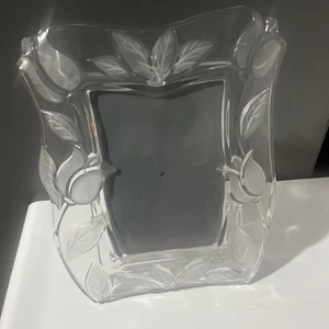 Fifth Avenue Frosted Tulips Picture Frame 5" x 7" Table Top New in Aged Package - Picture 1 of 9