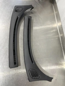 2006 Pontiac GTO Windshield Dash Trim Panels PAIR - Bild 1 von 5