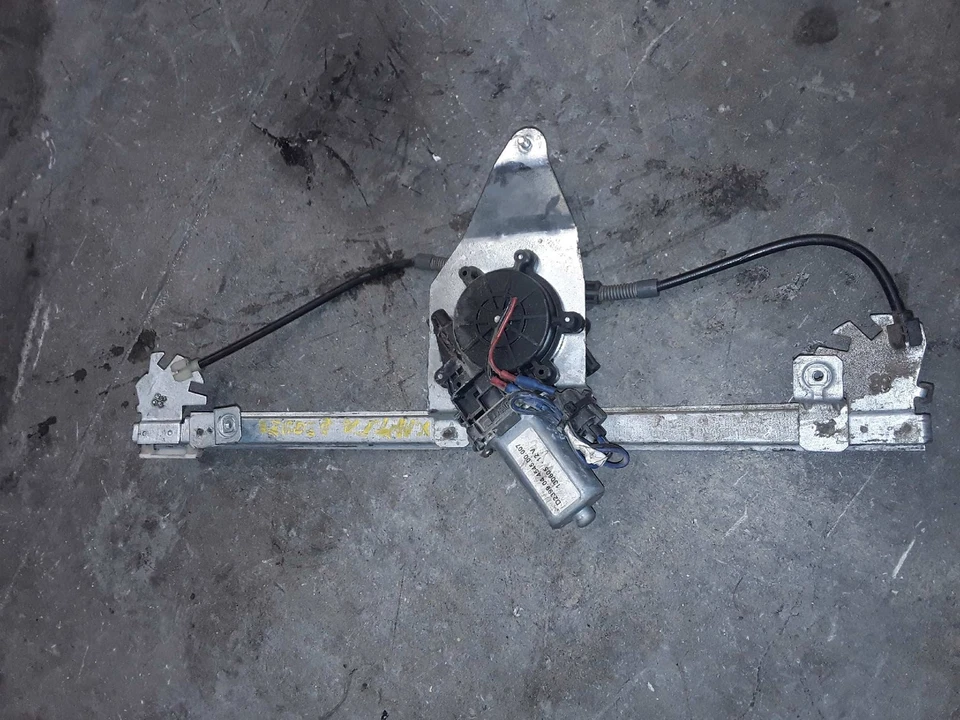 D2399044545 Lève-Vitre Avant Gauche. pour CITROEN XANTIA BREAK 1.9 TD SX 1100496 - Photo 1/2