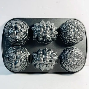 NORDIC WARE FLORAL MINI CAKES 6 TASSEN CHRYSANTHEME GÄNSEBLÜMCHEN MINT KUCHENFORM NEUWERTIG - Bild 1 von 6