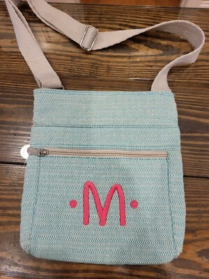 Bolso Bandolera Thirty One Cartera con Muchos Bolsillos Bordado Monograma “M” Foto 1 de 4