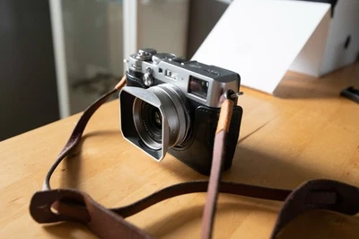 fuji x100f camera v. low shutter count - Image 1 of 4