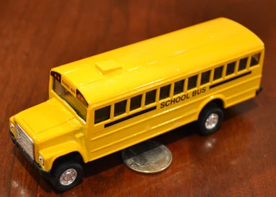 SCHYLLING ЖЕЛТЫЙ ШКОЛЬНЫЙ АВТОБУС ТЯНУТЬ НАЗАД - Изображение 1 из 4