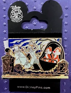 Haunted Mansion Fantasmi da Autostop con Chip e Diorama Dale Spilla Disney 3D - Foto 1 di 3