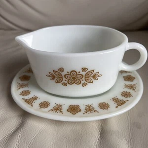 Pyrex Corning BUTTERFLY GOLD Milk Glass Gravy Boat w/ Underplate Vintage! - Picture 1 of 4