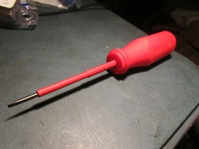 3/32" x 3" Slotted Insulated Screwdriver - Image 1 of 2