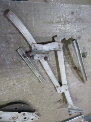 Cadillac Deville 1966 convertible cuarto trasero ventana regulador guías de pista PR Foto 1 de 2