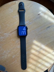Used Apple Watch Series 6 – 44mm Black Aluminum Case with Black Band – GPS LTE - Zdjęcie 1 z 3