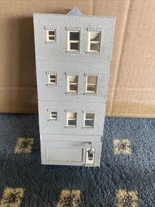 Train Decor Brick Apartment Housing Building - Picture 1 of 3
