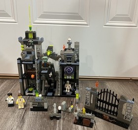 2002 LEGO Studios: Scary Laboratory Set #1382 90% Complete Used 4 Mini Figures