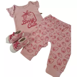 Berry Lindo Conjunto Bebé 3 Piezas - Fresa - Chaleco, Pantalones y Zapatos - Imagen 1 de 8