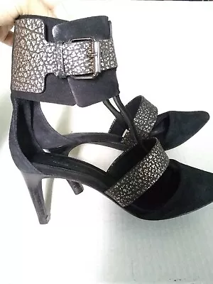 TIBI New York Women Black Sexy Edgy Liya Leather Ankle Strap Pumps Heels Sz 35½ - Imagem 1 de 4