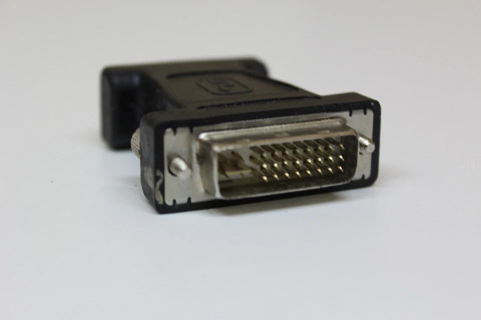 VGA zu DVI Adapter 24+5 *wie NEU* S26361-F2391-V1 - Bild 1 von 1