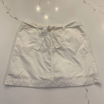 Falda corta Croft and Barrow clásica blanca con cinturón talla 12 pequeña con bolsillos para mujer Foto 1 de 4