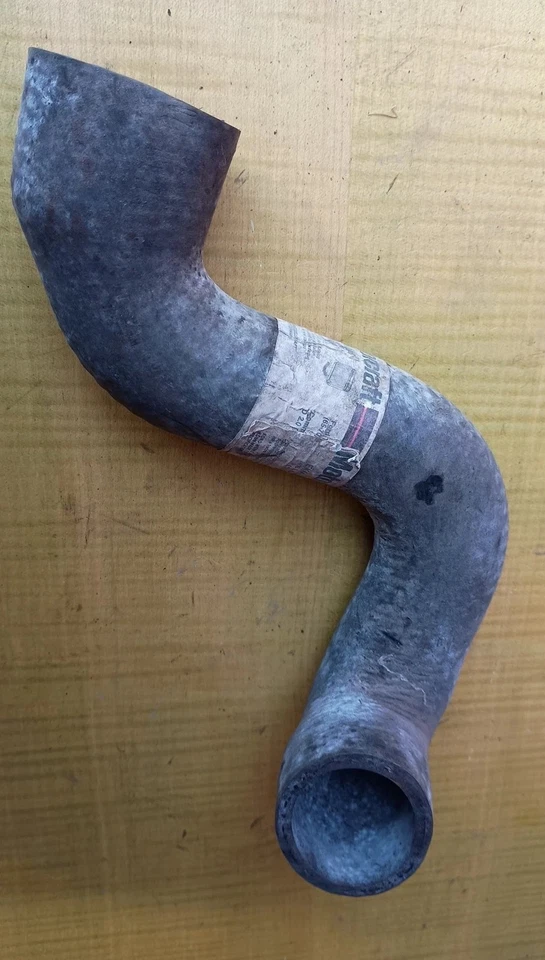 FORD TRANSIT MK1 MOTORCRAFT RADIATOR BOTTOM HOSE 1965-70 PETROL MODELS EKM994 - Image 1 of 1