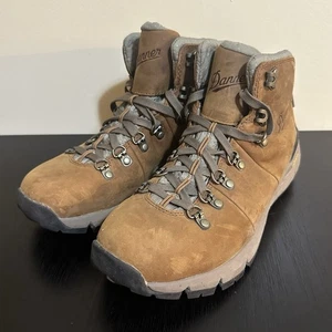 Danner Hiking Boots Mountain 600 4.5” Gore-Tex Waterproof Women's Size 7.5 Brown - Picture 1 of 11