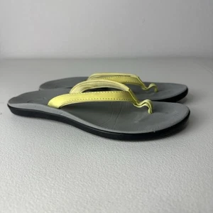OluKai Girls Yellow Gray Black Ho’opio Thong Summer Outdoor Sandals Flip Flops 3 - Picture 1 of 6