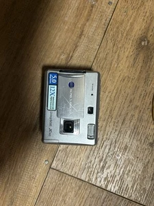 Konica Minolta DiMAGE X50 5.0MP Digital Camera - Silver - Picture 1 of 2