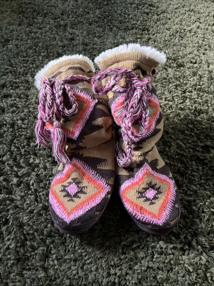 MUK LUKS - MULTI-COLOR - MEDIUM (6.5-7.5) - Image 1 of 4