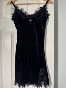 Abito slip velluto nero orlo pizzo incrociato babydoll Y2K grunge stravagante strega - Foto 1 di 7