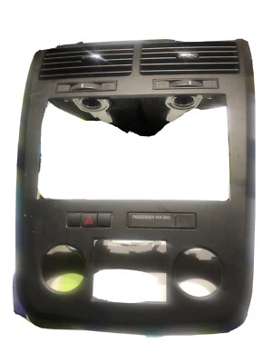 08 09 10 SATURN OUTLOOK CENTER DASH RADIO TRIM BEZEL W/ AC VENTS 25887199 OEM - Imagem 1 de 2