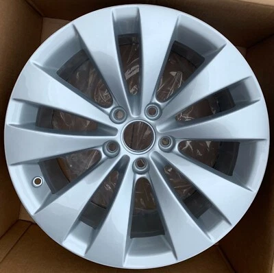 Volkswagen CC 09 10 11 12 OEM 17" Wheel 69887 3C8601025A Foto 1 de 4