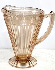 Jeannette ADAM PINK 7 3/4" - 32 oz ROUND BASE PITCHER - Picture 1 of 3