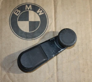 GENUINE BMW E30 CRANK HANDLE WITH COVER MANUAL WINDOW LIFTER BLACK SCHWARZ OEM - Picture 1 of 6