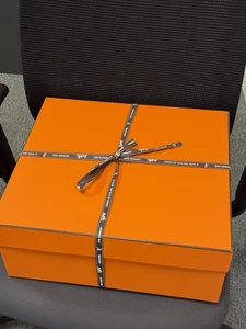 Hermes Box - Picture 1 of 4